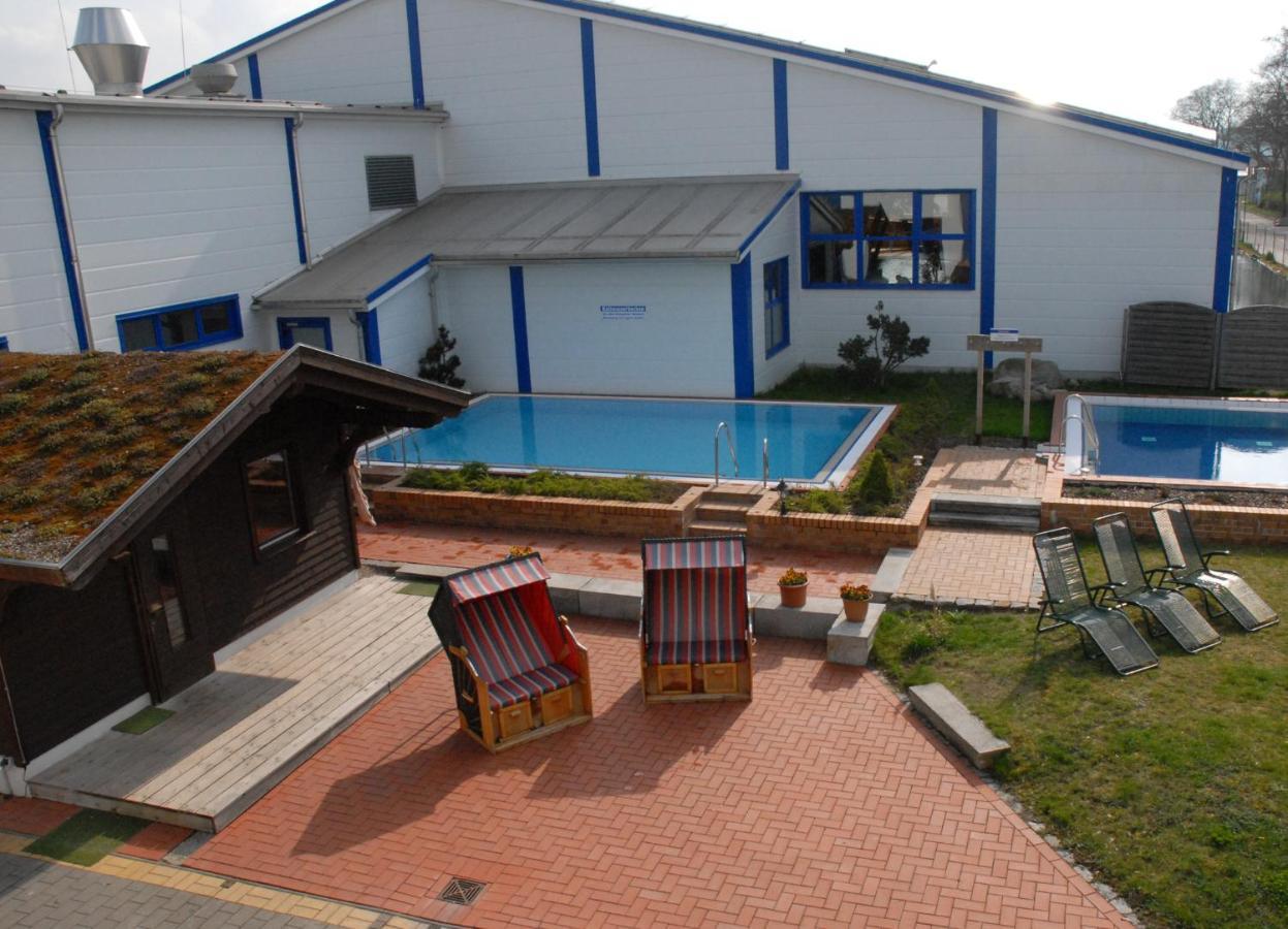 Sporthotel Neuruppin - Gästehaus mit Ferienwohnungen Exterior foto