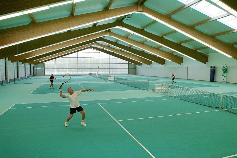 Sporthotel Neuruppin - Gästehaus mit Ferienwohnungen Exterior foto