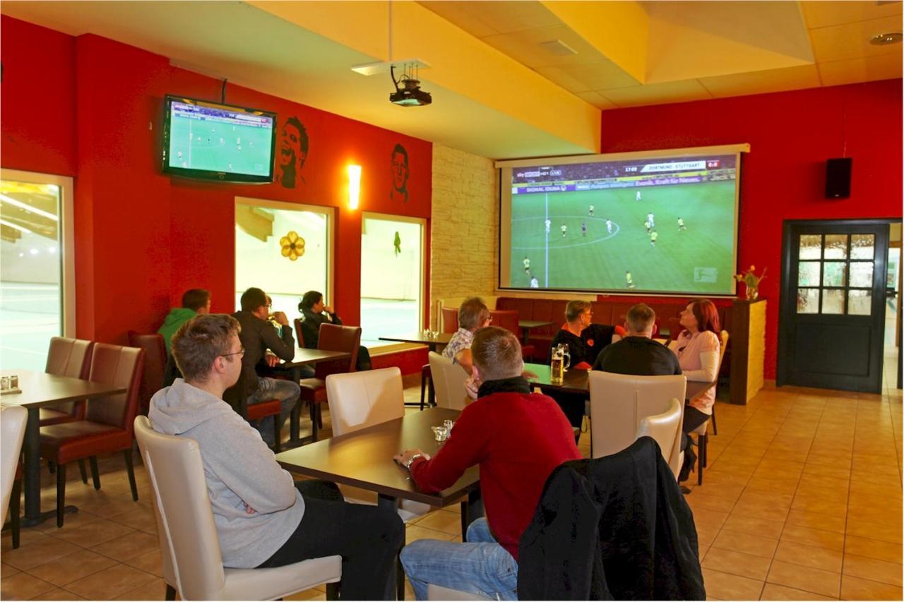 Sporthotel Neuruppin - Gästehaus mit Ferienwohnungen Exterior foto