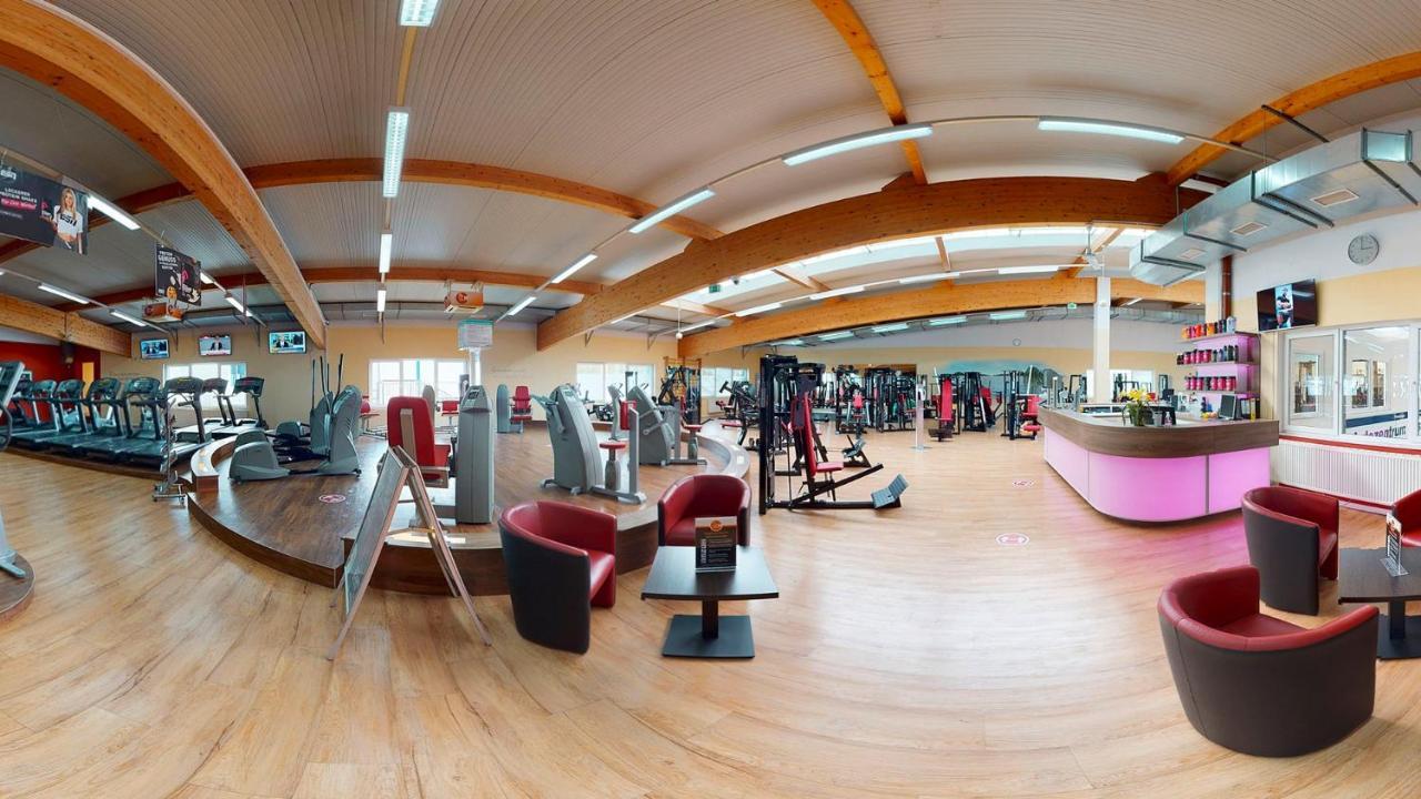 Sporthotel Neuruppin - Gästehaus mit Ferienwohnungen Exterior foto